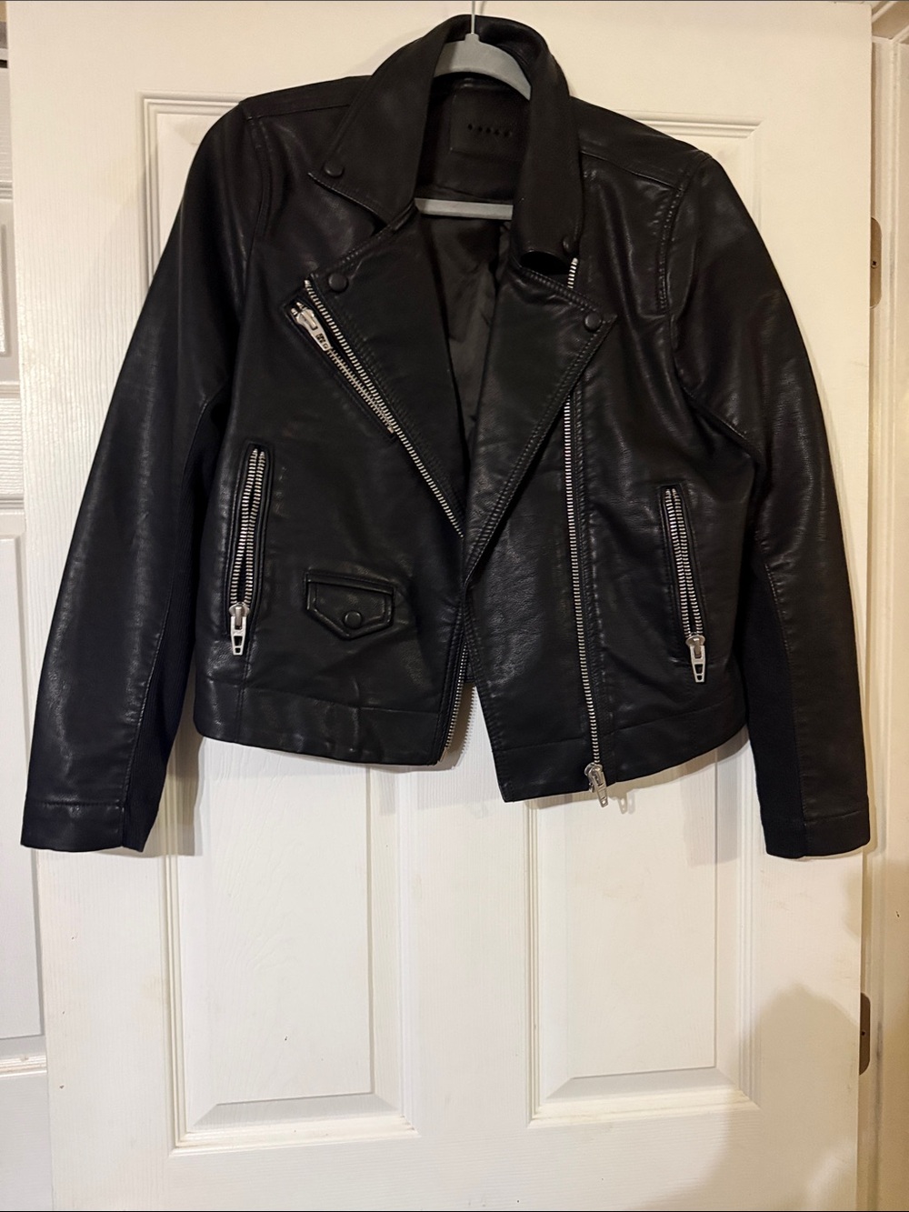 NWOT BLANKNYC Black Faux Leather Moto Biker Jacket Chunky Silver Zippers Large